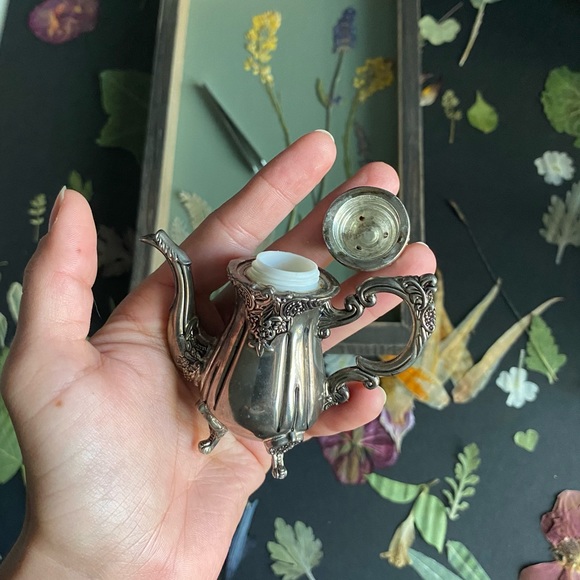 Vintage Teapots - Picture 2 of 2